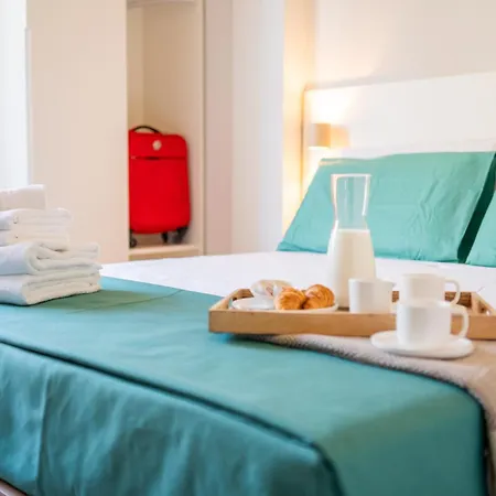 לינה וארוחת בוקר Letizia 4*