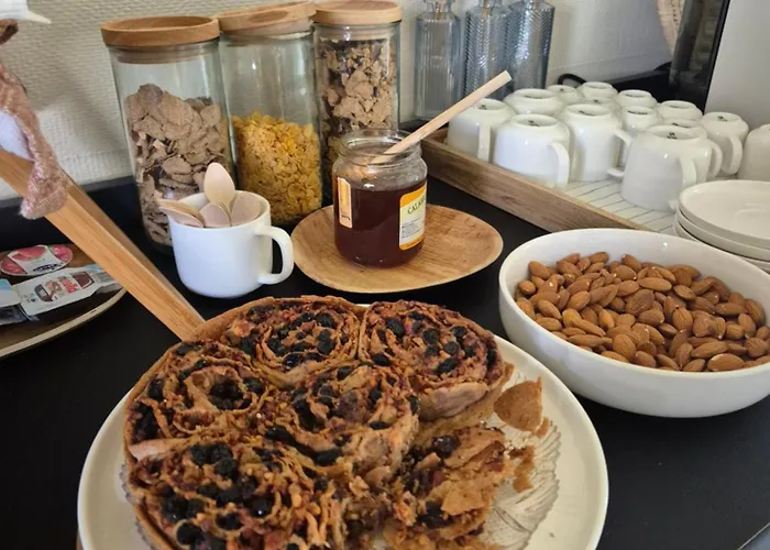 Letizia לינה וארוחת בוקר 4*